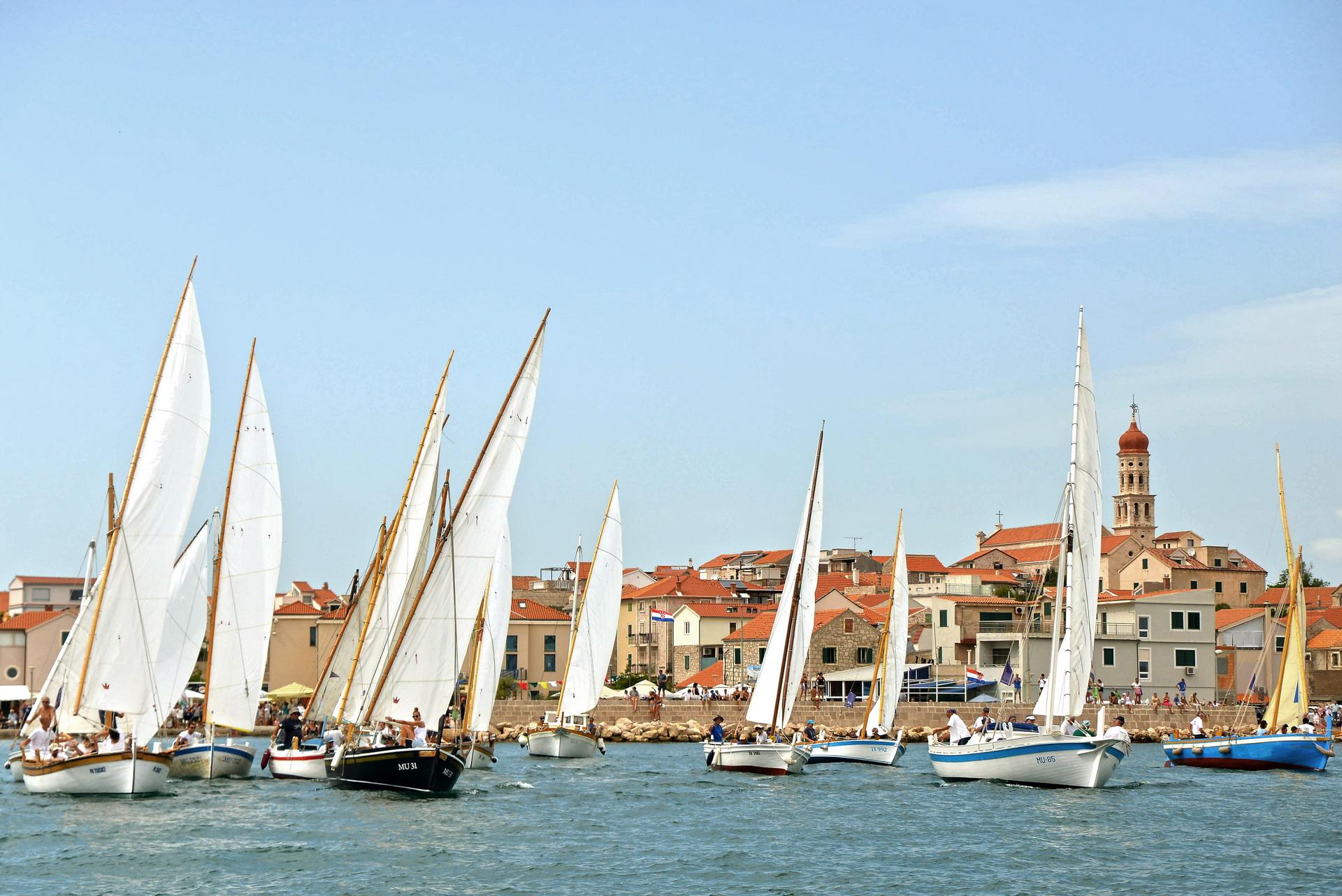 Kad zaplove gajete, a zapjeva Rišpet: Regata za dušu i tilo ponovno u Betini 