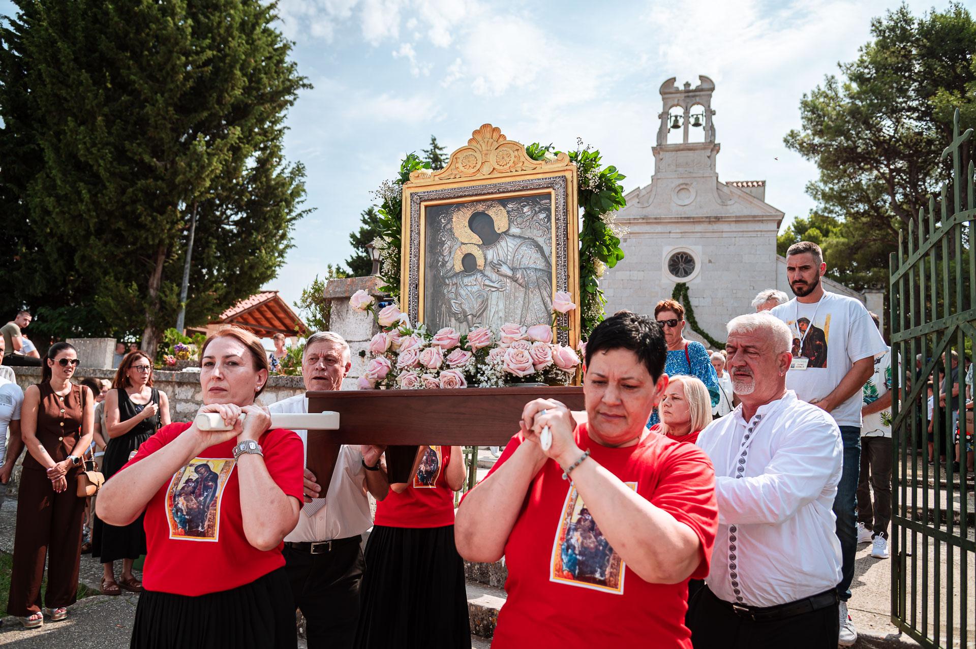 Blagdan Velike Gospe u Vrpolju: Brojni vjernici okupili se jutros na svečanom misnom slavlju