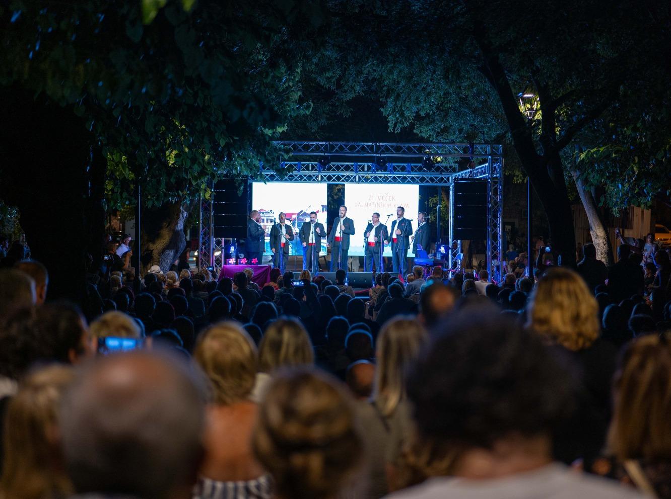 Zapivajmo zajedno na 23. Večeri dalmatinskih klapa u Vodicama