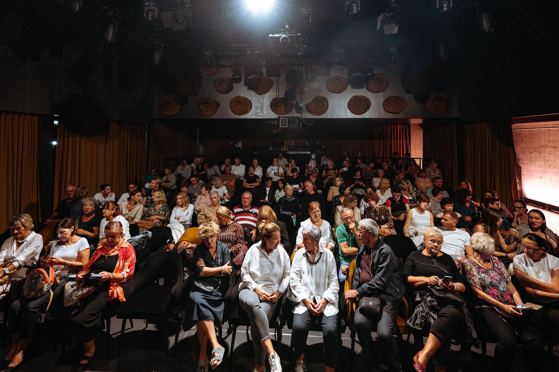 Filmski travanj u Arsenu: Stižu Nina Violić, Filip Šovagović i Zoran Predin