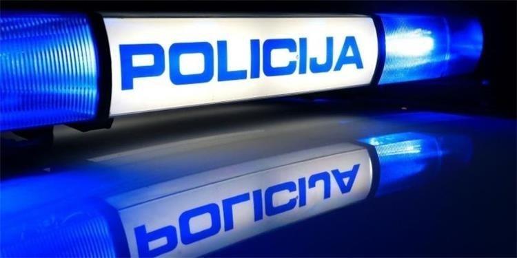 Dvojica mladića teško ozlijeđena u prometnoj nesreći u Vodicama