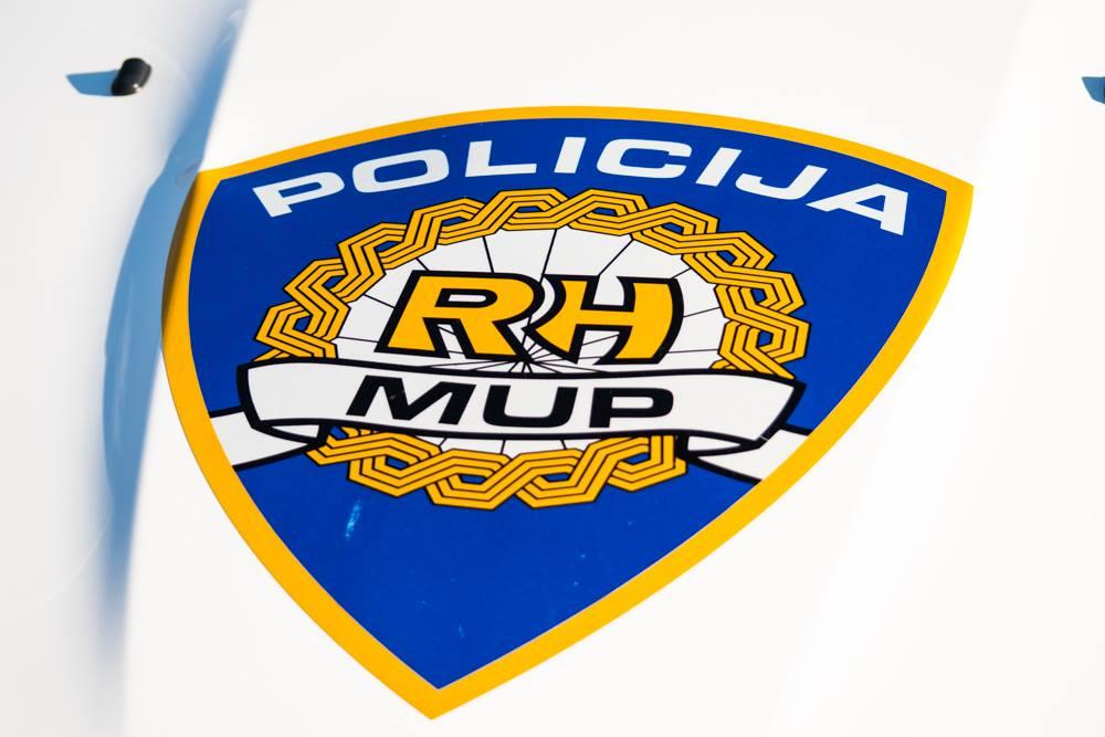 U sudaru motora i automobila kod Gline poginulo dvoje ljudi