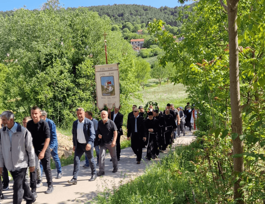 U Rupama proslavljen blagdan sv. Jure, novaci s Visovca nosili kip sveca
