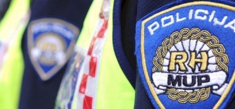 U Bilicama vozio motor bez kacige i dozvole, završio u zatvoru