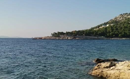 Nakon optužnice DORH-a nestale mobilne kućice s parcele Zorana Pripuza u uvali Čigrađa