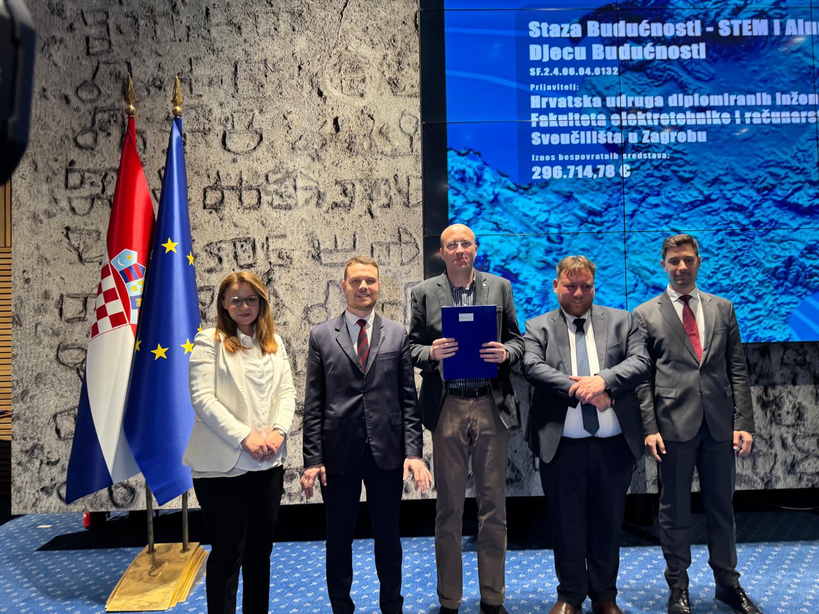 Šibenska udruga 'Mladi u EU' potpisala ugovor o financiranju projekta 'Rastimo uz STEM'