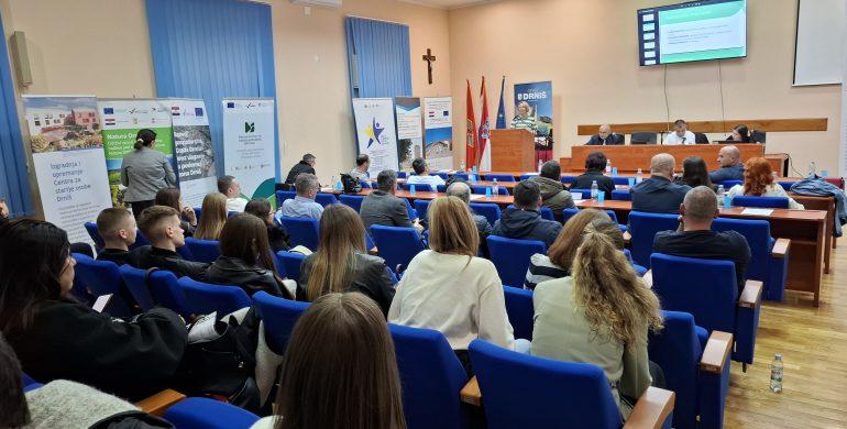 Budućnost u njihovim rukama: Mladi Drniša i Šibenika pokazali kako se ideje pretvaraju u projekte