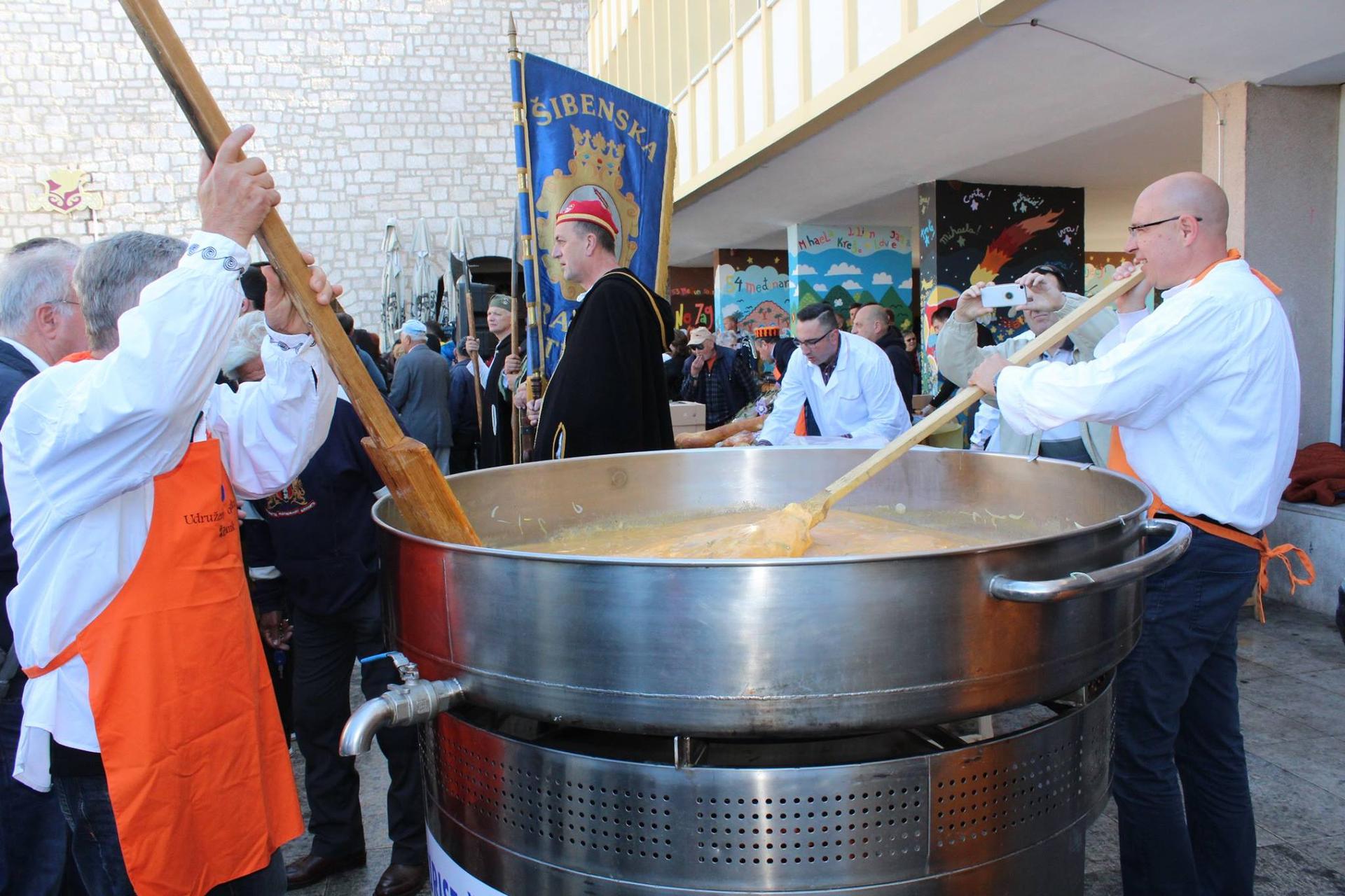 Glazba, domaće delicije i zajedništvo: Ne propustite tradicionalni Uskršnji doručak u Šibeniku 