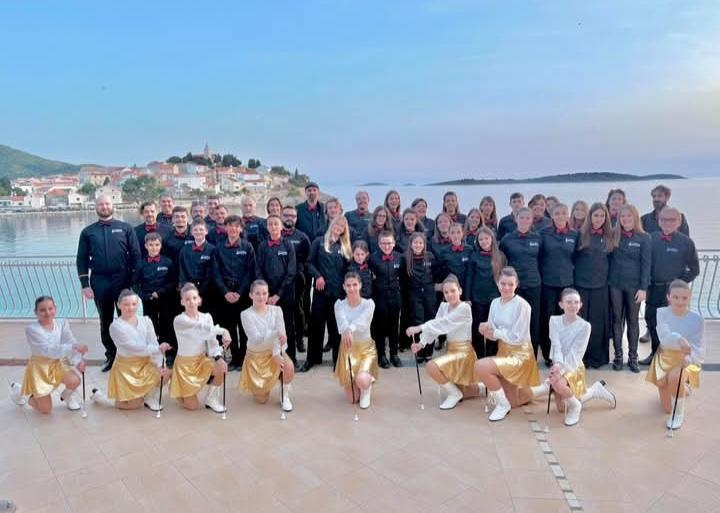 Primoštenske mažoretkinje bile posebne gošće na koncertu Puhačkog orkestra