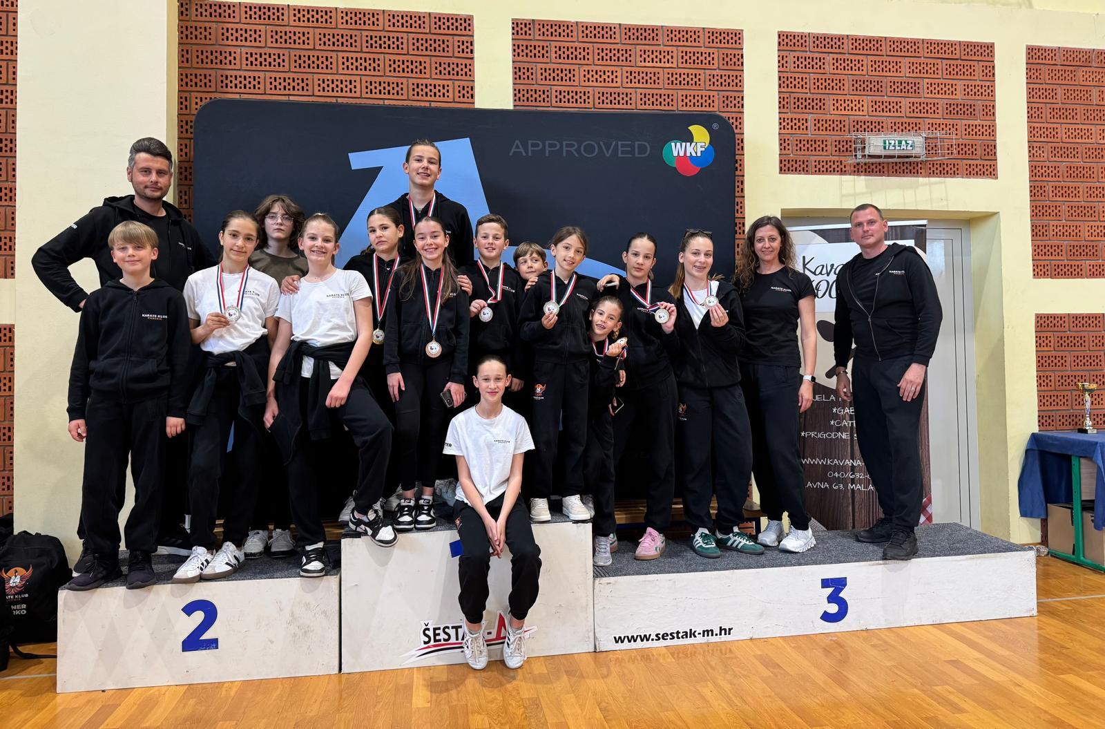 Karatašima Phoenixa deset medalja u Maloj Subotici