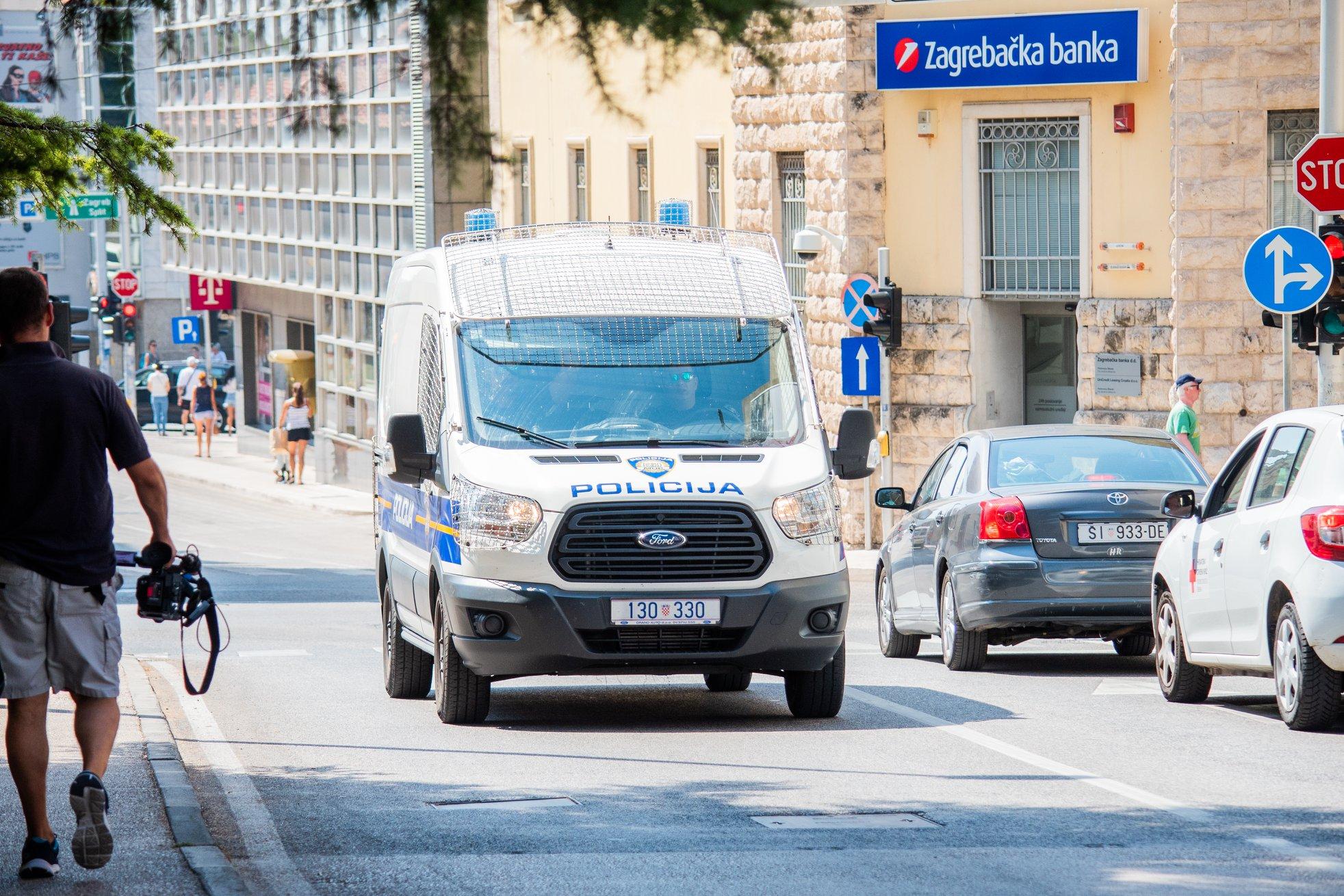 Sve zbog neprimjerenih grafita: 22-godišnjak u Šibeniku vrijeđao i prijetio policajcu smrću