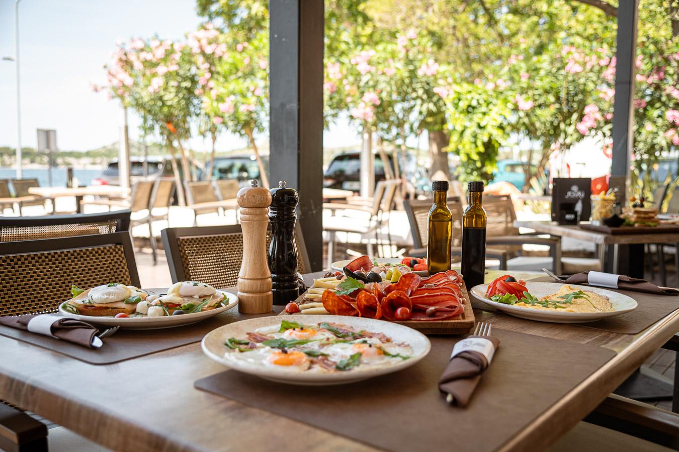 Nova ponuda hotela Jadran: Brunch s pogledom koji ostavlja bez daha 