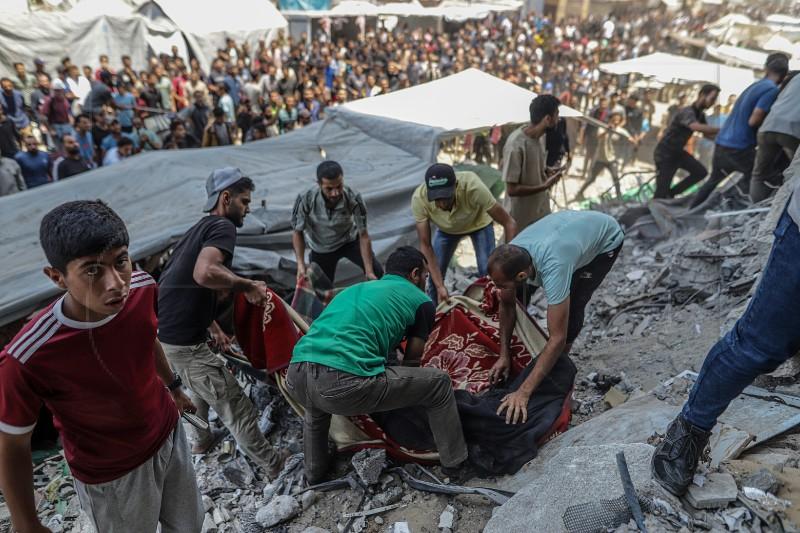 U izraelskoj paljbi i zračnim napadima ubijeno 60 Palestinaca