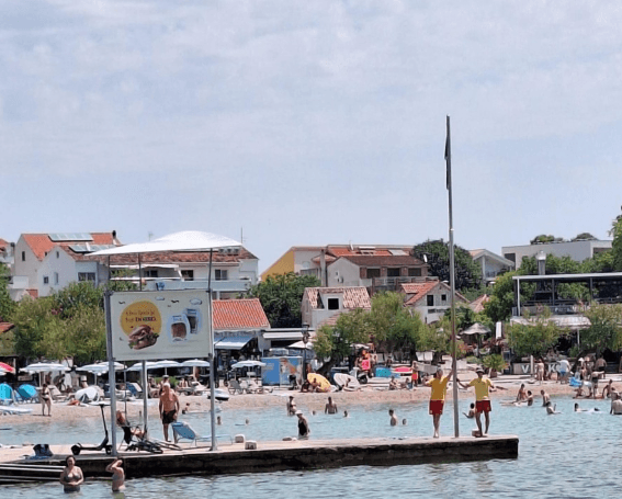 Vodice su jedino turističko mjesto u županiji s Plavim zastavama na dvije plaže