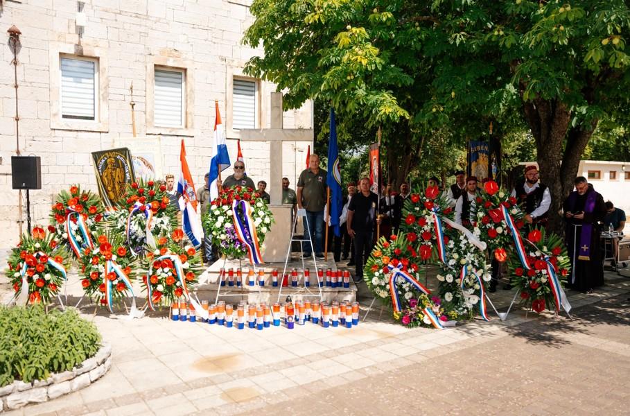 U Oklaju svečano obilježen Spomendan na poginule branitelje i 142. obljetnica Općine Promina 