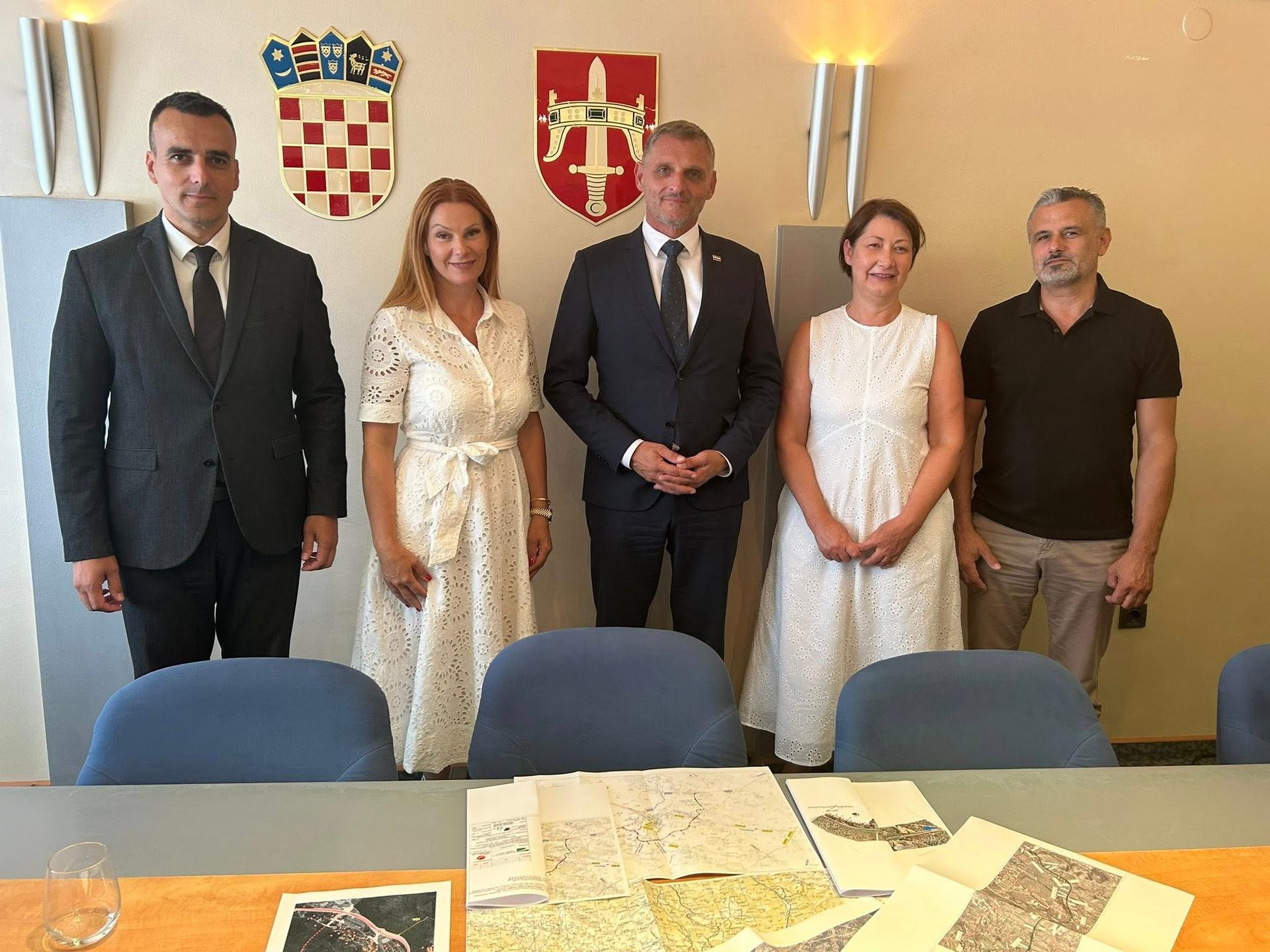 Prvi radni sastanak župana i Hrvatskih cesta: Najavljen početak radova na drniškoj obilaznici