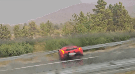Ferrari završio u ogradi na autocesti kod Šibenika: Nesreći kumovala kiša