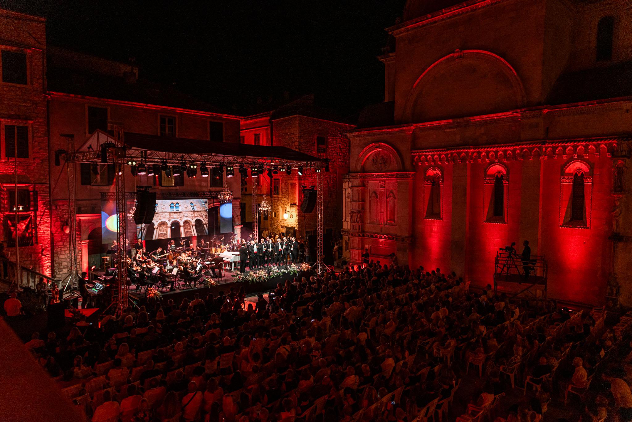 Festival dalmatinske šansone već 27 godina briljira u Šibeniku, a ove godine se širi na sve kontinente