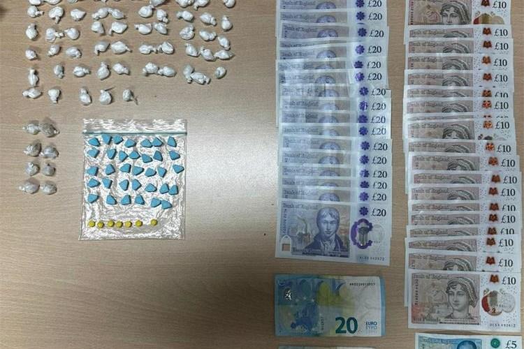 Novi dan, novo uhićenje Britanca u Tisnom zbog dilanja droge