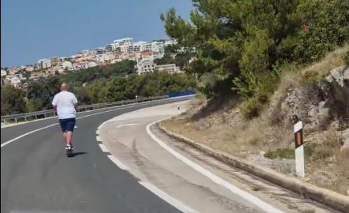 Unatoč apelima i upozorenjima, na magistrali kod Primoštena tip 'lagano' vozio romobil