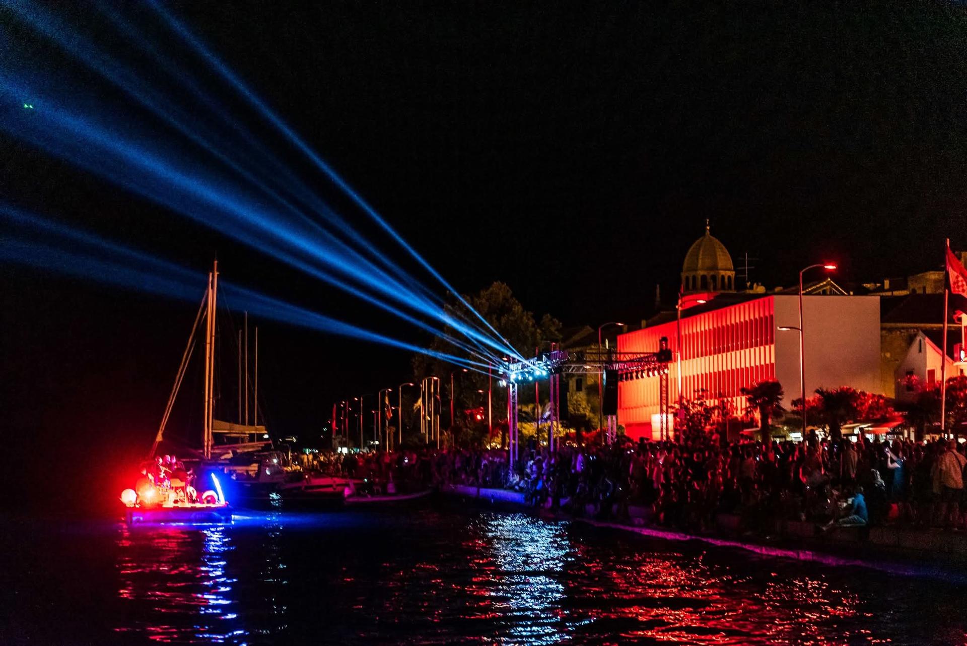 Spektakularni dron show večeras gledajte sa šibenske rive