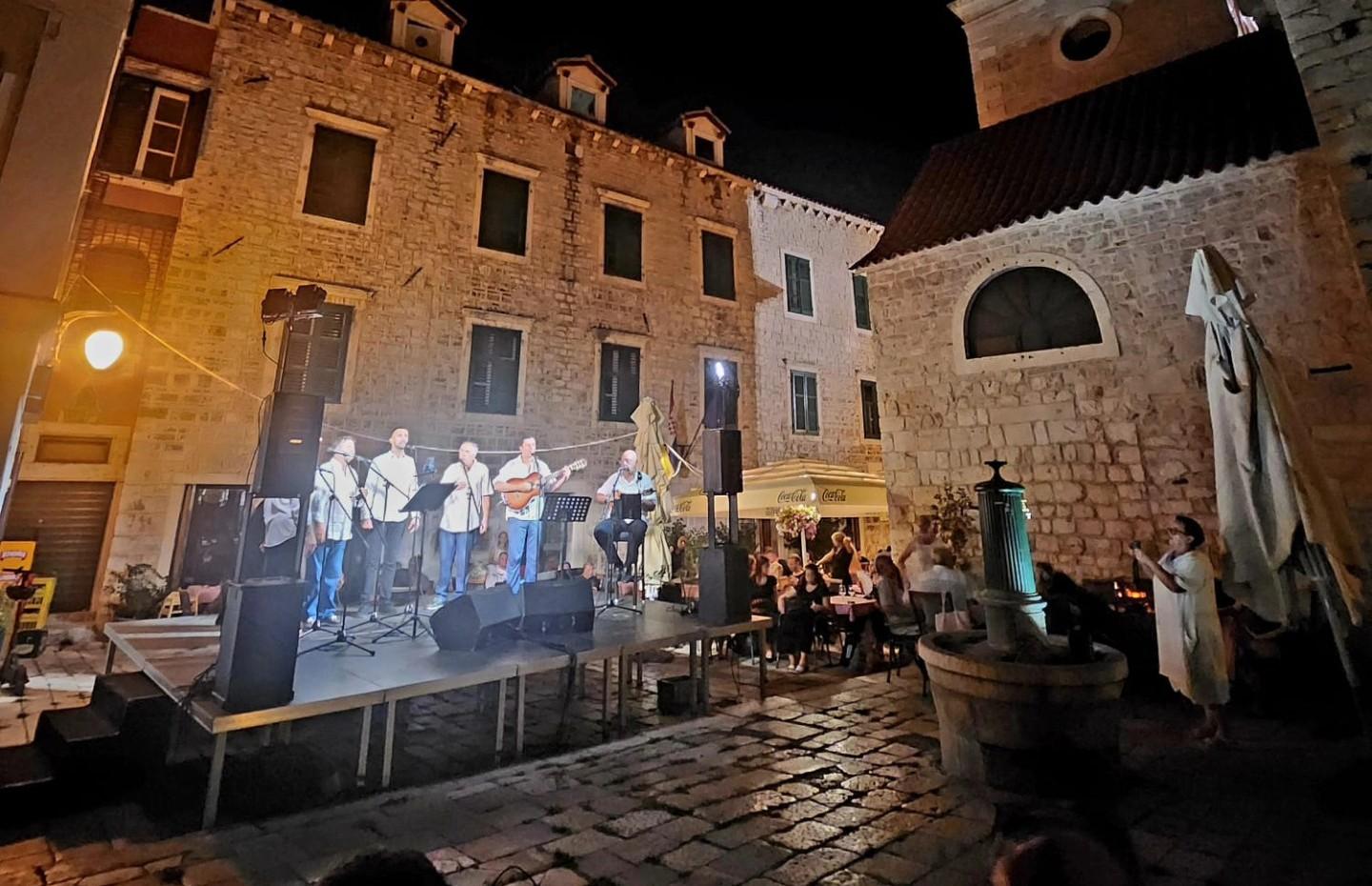 Otkazan večerašnji koncert klape Bunari na Maloj Loži 