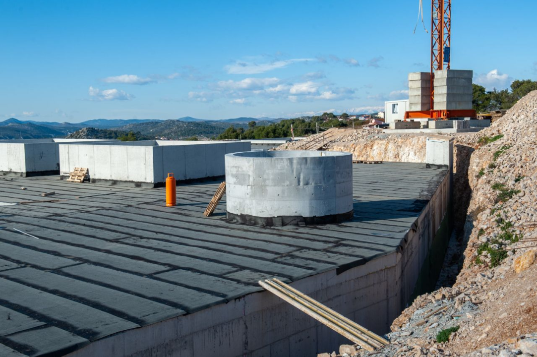 Sv. Ivan izgleda neprepoznatljivo, zgrada koja je niknula bit će zakamuflirana: 'Tvrđavu svečano otvaramo na Dan grada'         