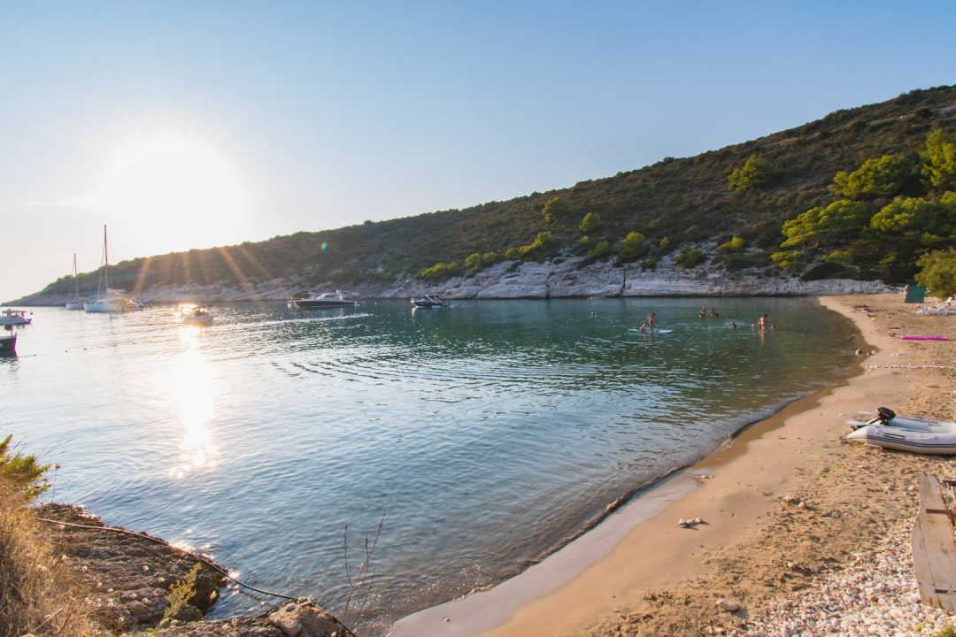 Zaplovili smo iz Šibenika put juga i otkrili tajne magičnih dalmatinskih otoka