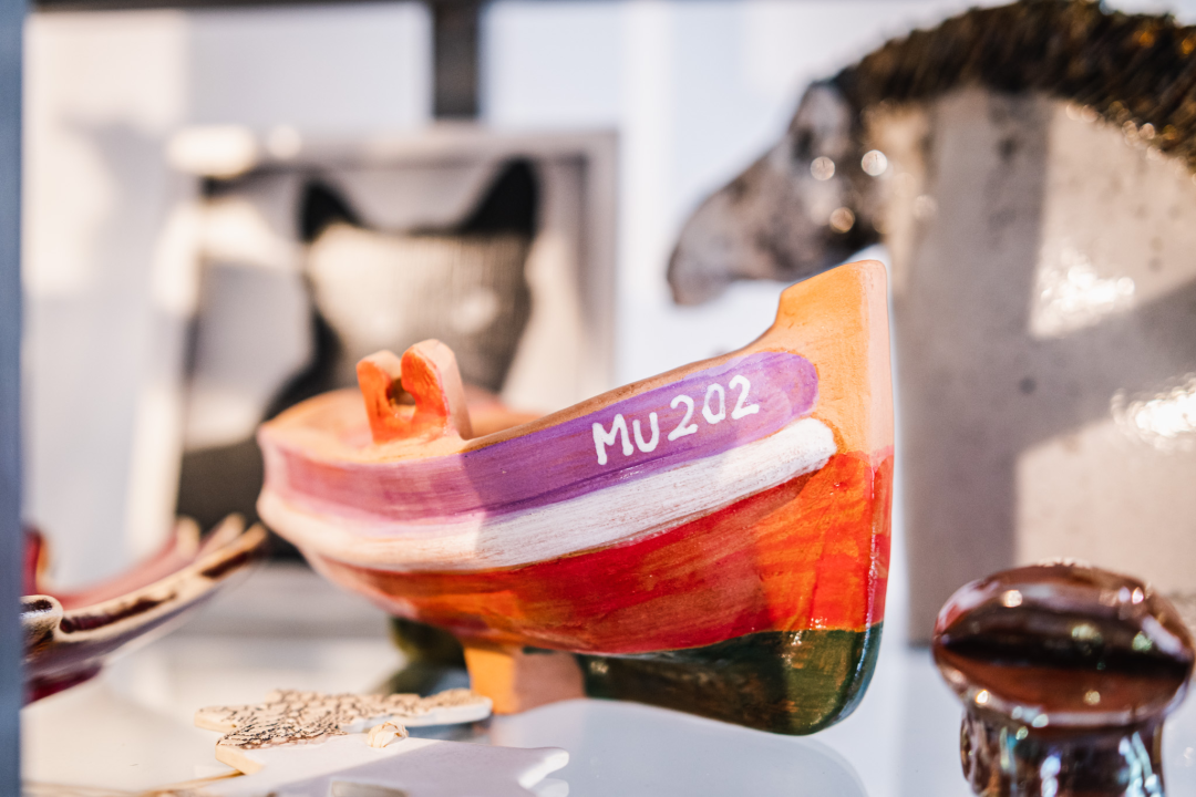 Proljeće u Galeriji Juraj Dalmatinac donosi popust na šarene umjetnine morskih motiva!