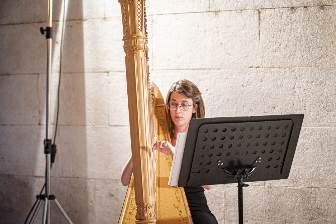 Svibanjske glazbene večeri u Šibeniku otvorene po 16. put: Lucija Stilinović i Veronika Ćiković izvele djelo Davida Batinića 