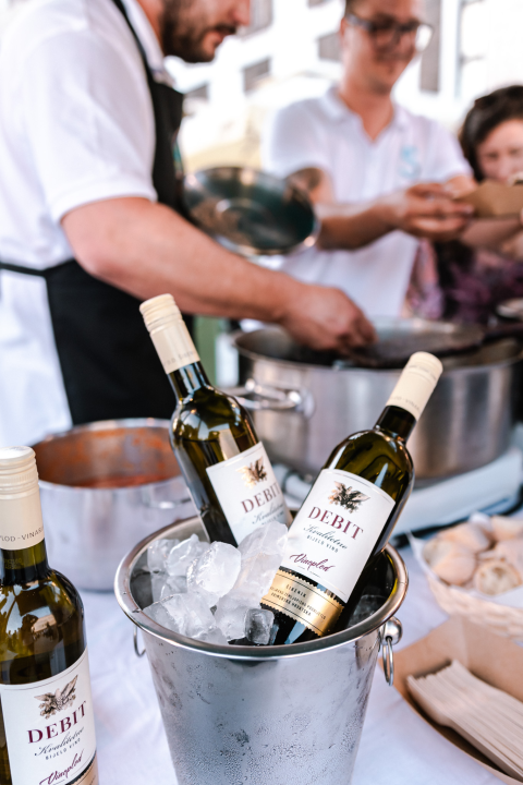 Romansa pidoće i Debita napunila rivu: Jele su se pohane, u toću, na lati, rižot, dimljene...