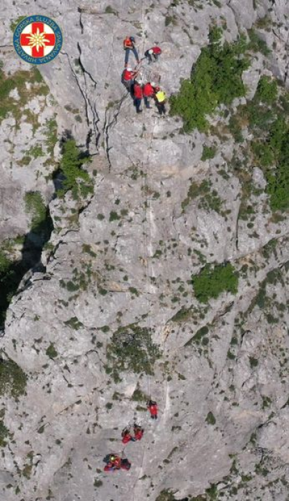 Spašavatelji iz cijele Hrvatske vježbali na strmoj dinarskoj ferati, fotografije su fantastične