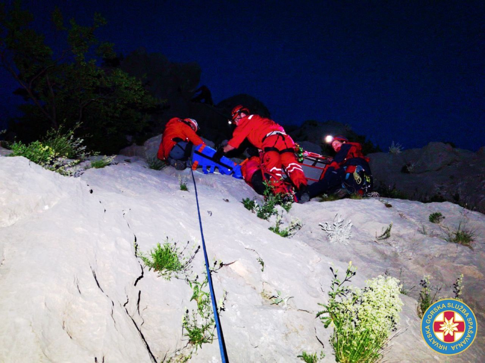 Od obuke do obuke: Pogledajte kako se šibenski GSS-ovci spremaju za akcije spašavanja u planinama