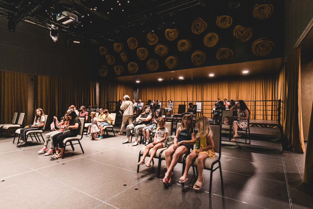 U 'Arsenu' održana prva matineja: Mališani uživali u klasiku Vlak u snijegu