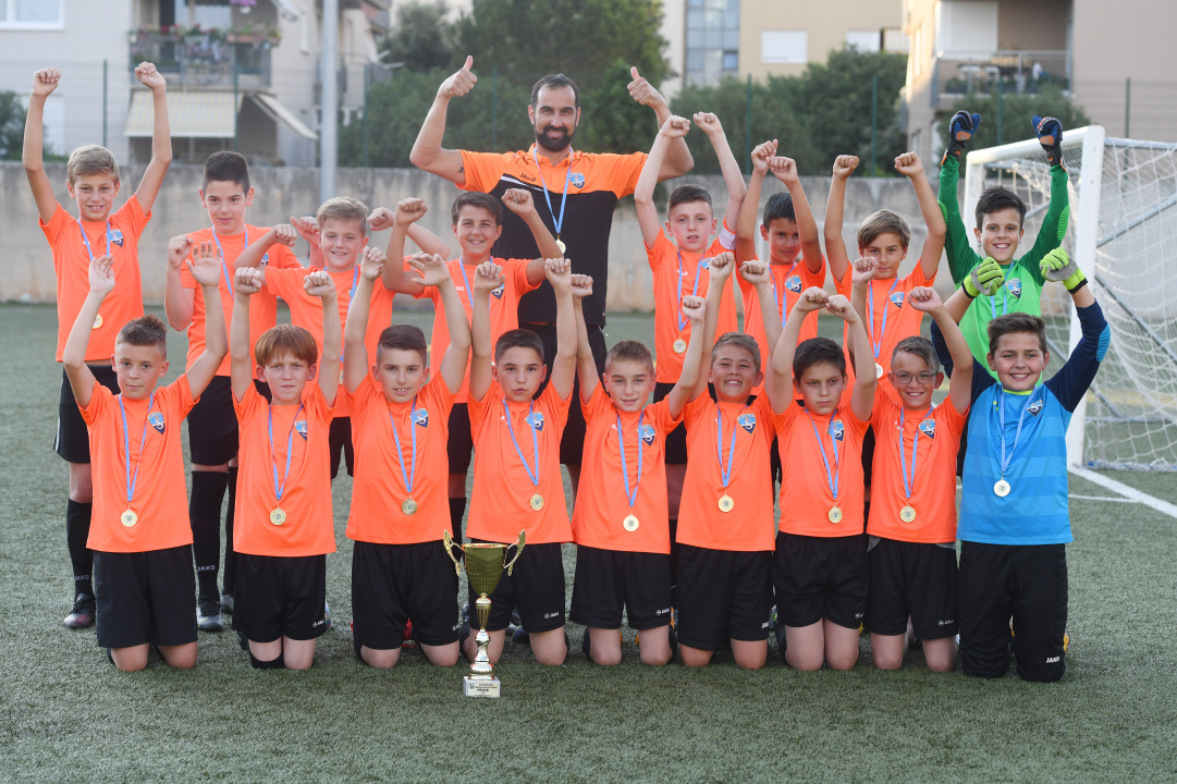 'Tići' iz HNK Šibenik prvaci županije: 'Djeci kapa do poda, sve je ovo samo njihova zasluga' 