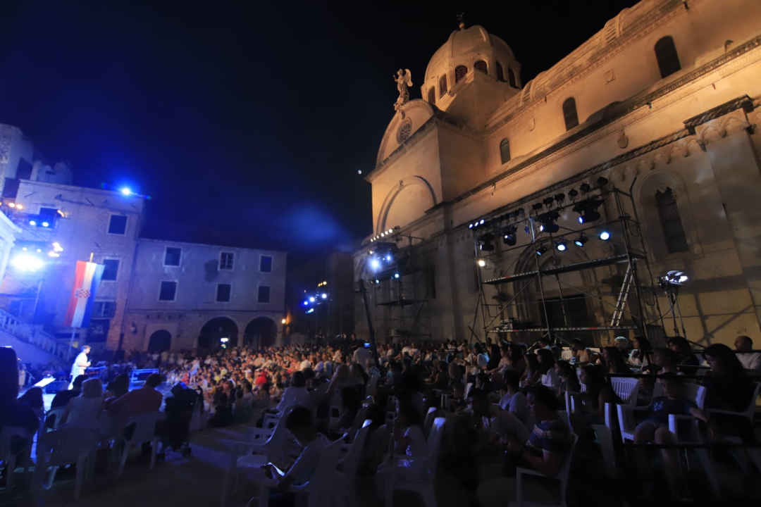 Zvijezde 'A strane' na Ljetnoj: 'Koncert je bio odličan, na kraju sam šmugnula'