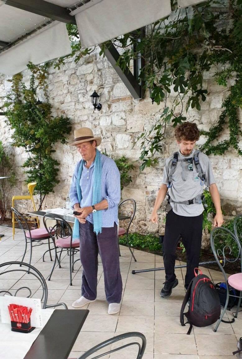 Slavni britanski vrtlar Monty Don snimio emisiju o Samostanskom srednjovjekovnom vrtu sv. Lovre u Šibeniku 