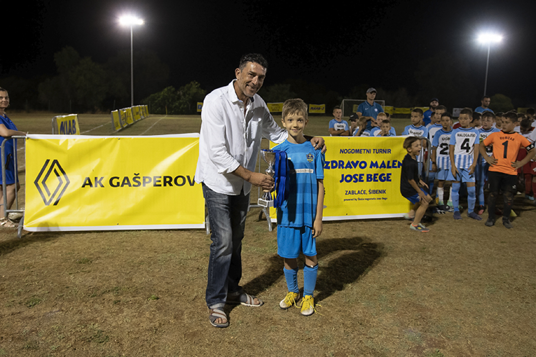 Na turniru 'Zdravo maleni Joso Bego' preko 600 malih nogometaša: 'Osmijesi djece govorili su nam sve!&quot;'