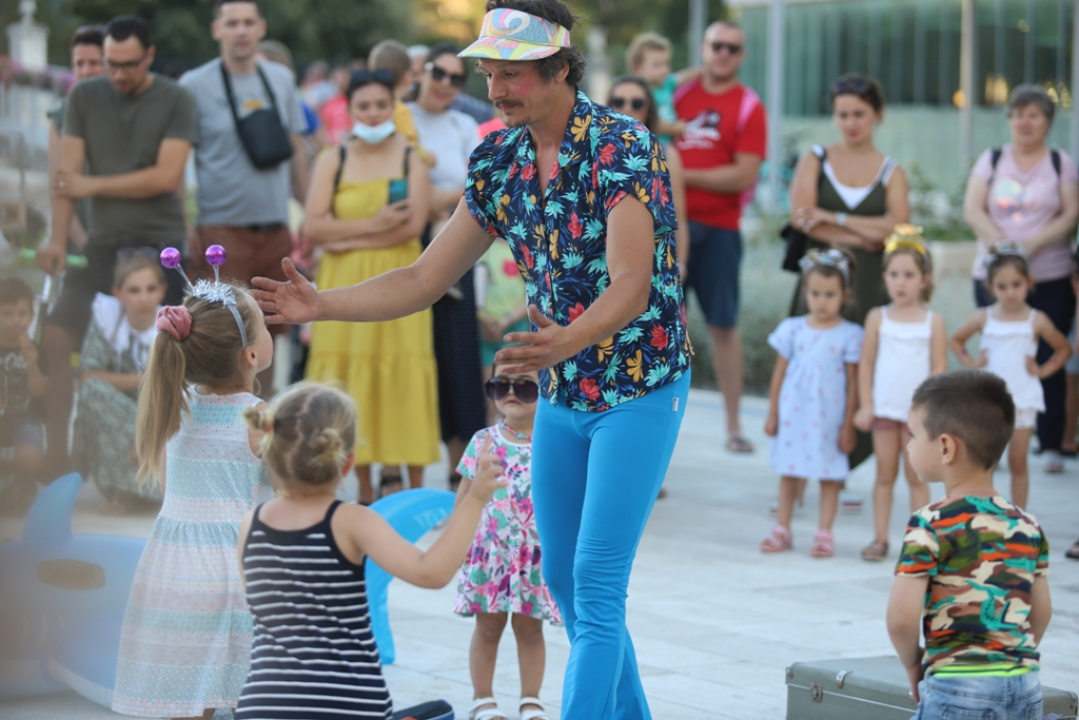 Uskoro se spušta festivalska zastava, ali prije toga cirkus: Evo što još donosi predzadnji dan Festivala 