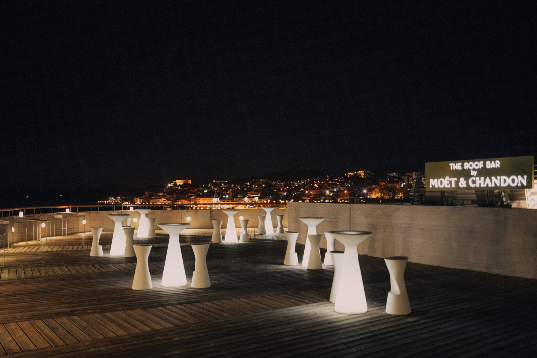 Uživajte u zalascima sunca u novootvorenom Roof Baru u D-Resortu! 