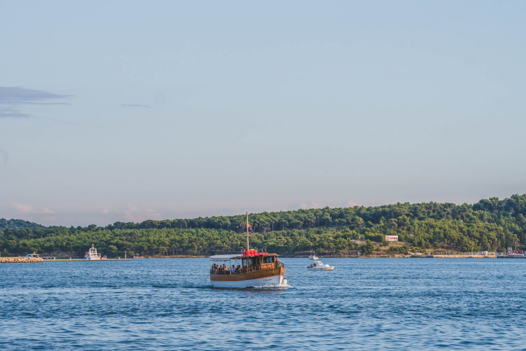 Vrijeme je za kupanje: Do Martinske i Jadrije gradskom brodskom linijom! 