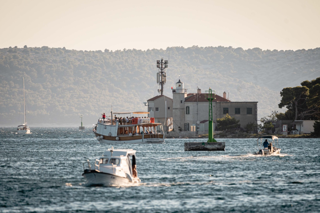 Vrijeme je za kupanje: Do Martinske i Jadrije gradskom brodskom linijom! 