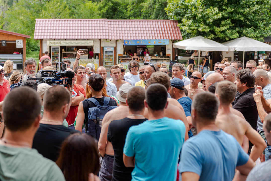 Prosvjedno kupanje na Skradinskom Buku