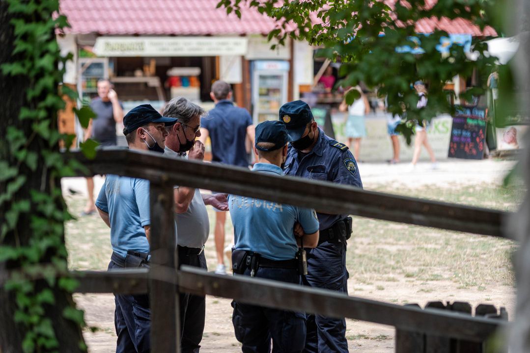 Prosvjedno kupanje na Skradinskom Buku