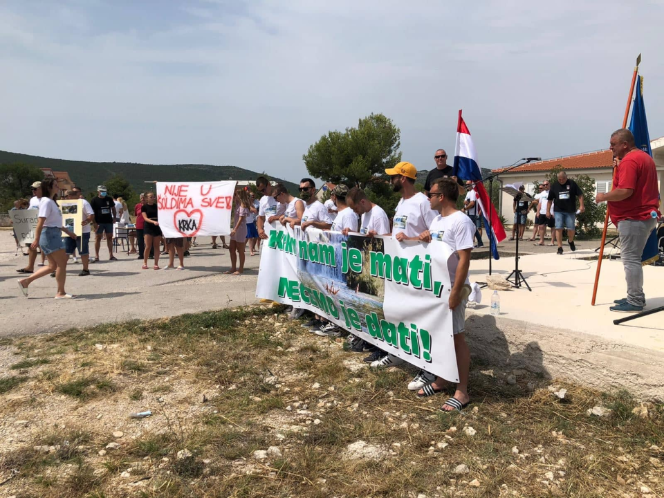 Novo okupljanje zbog zabrana na Krki: Prosvjednici pozvali Ćorića, žele predstavnika u Upravnom vijeću parka