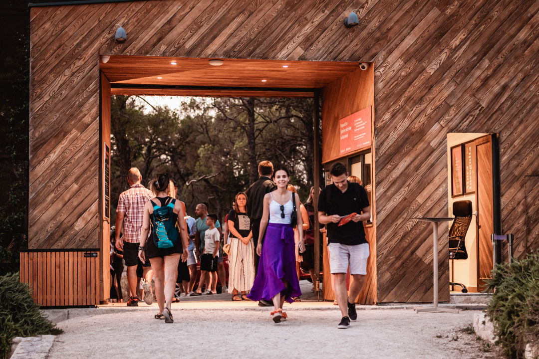 Na Baroneu prikazana autentična ljubavna priča: Redateljski tandem, Anđela i Davor Rostuhar, predstavio i knjigu 