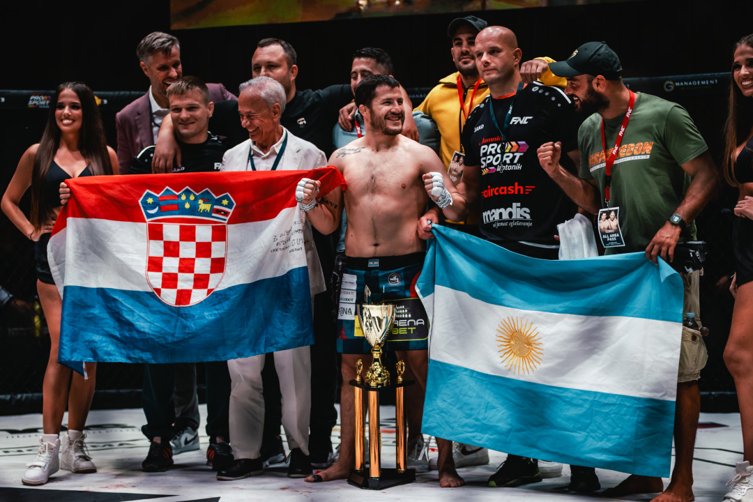 Borilački spektakl na Tvrđavi sv. Mihovila: ‘Croata‘ uspavao Vasu Bakočevića u prvoj rundi borbe 