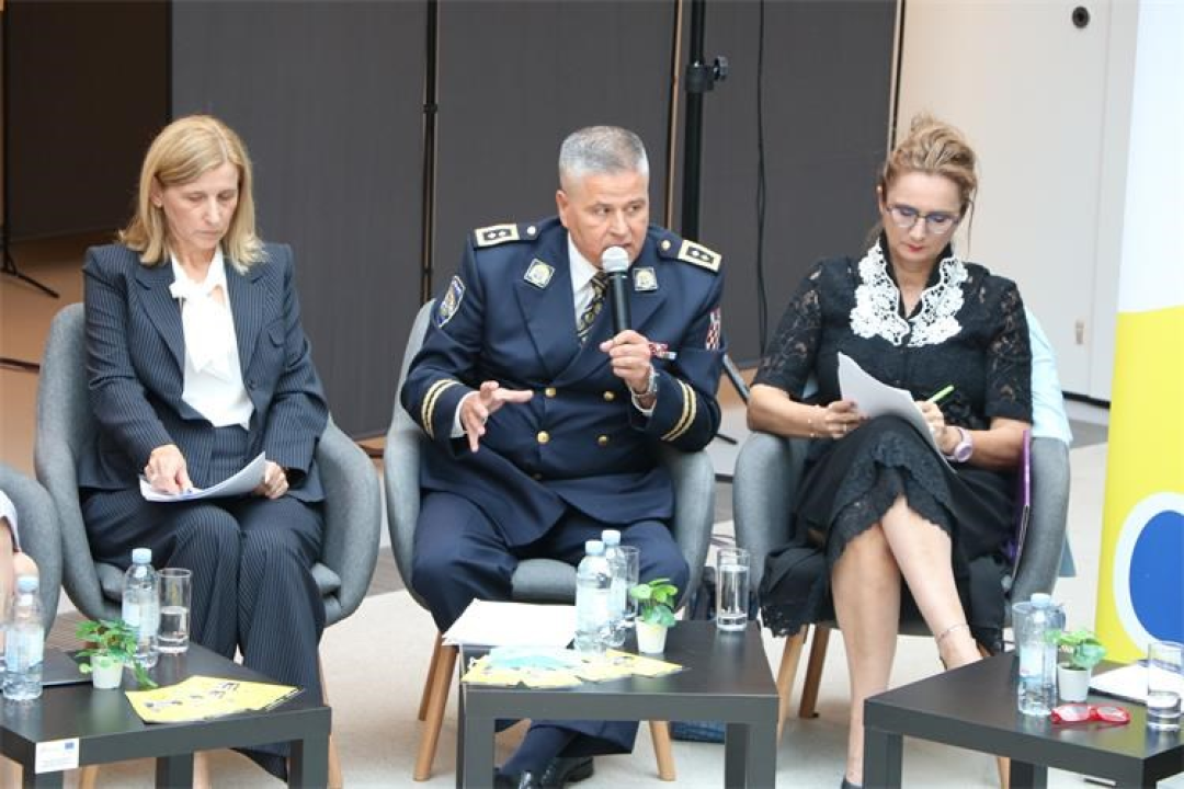 Okrugli stol šibenske policije: U osam mjeseci ove godine 119 prekršaja nad ženama (za koje policija zna)