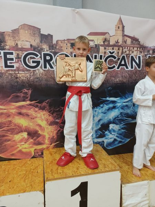 Karataši vodičkog Okita u dva dana nastupili na dva turnira i osvojili 25 medalja 