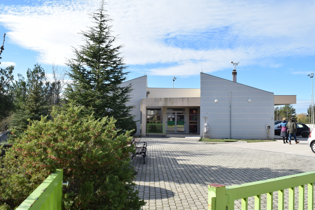 Škola na Lozovcu dobila 11 klima uređaja od NP Krka i dvije firme: Vrijedna donacija uz koju će boravak u školi biti ugodniji